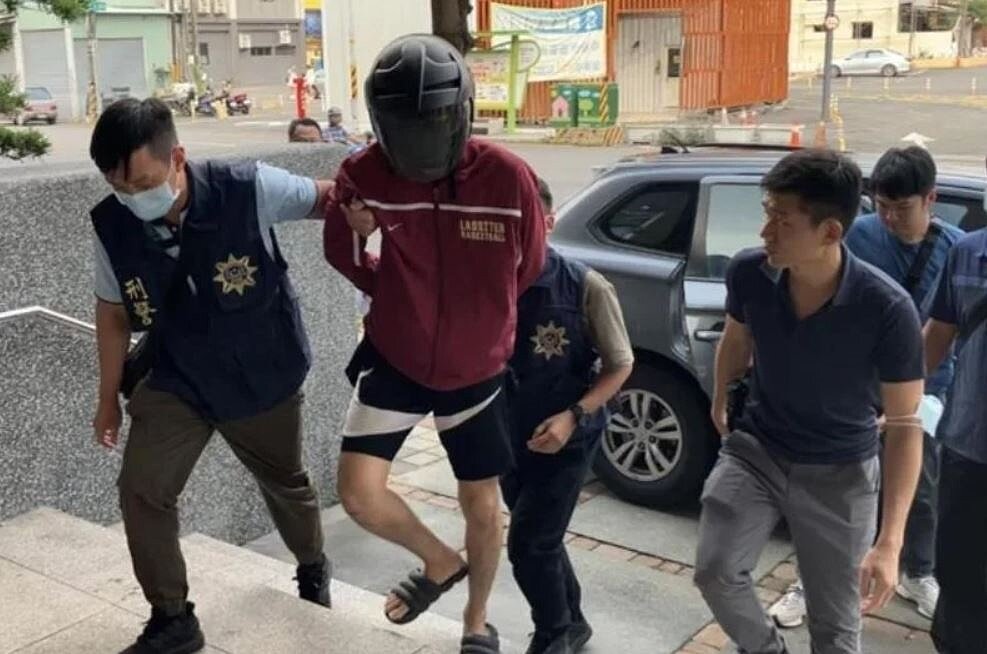 屏東縣許姓男子涉縱火殺害刺青店老闆夫妻,屏東地院15日依殺人罪判處許嫌無期徒刑、褫奪公權終身,可上訴。圖/報系資料照