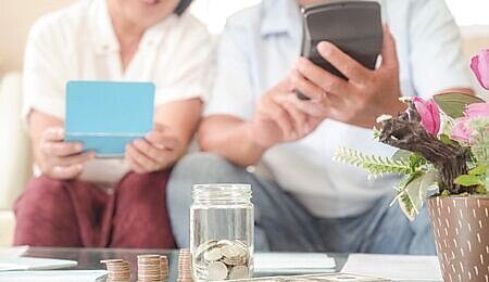 保經公司表示,民眾除了透過股票、基金等作退休規劃之外,投保增額利變型壽險也是可以參考投資標的,因為壽險保單可讓退休族的三個願望一次滿足。圖∕freepik