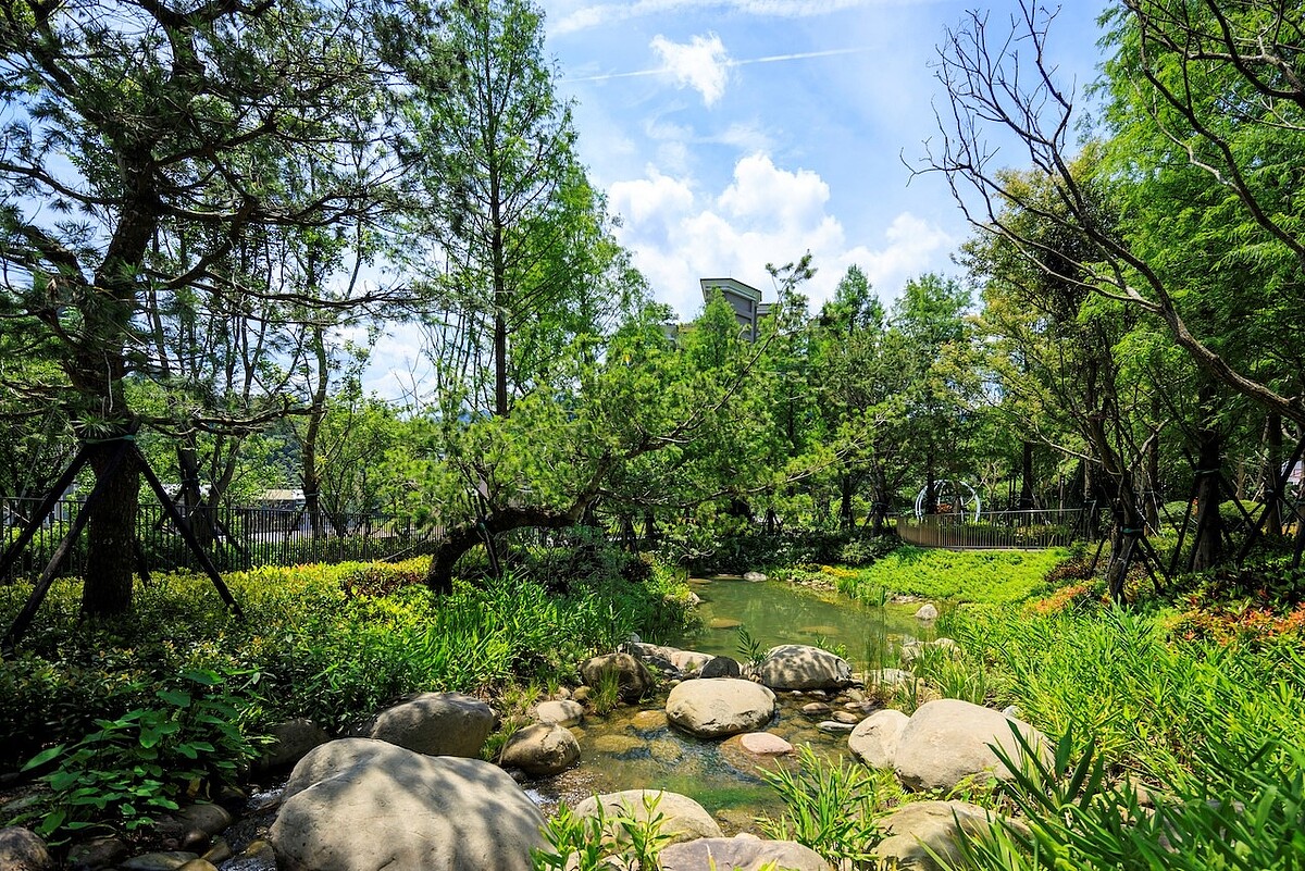 社區可享有約8000坪的景觀綠意公園。實況圖／現場提供