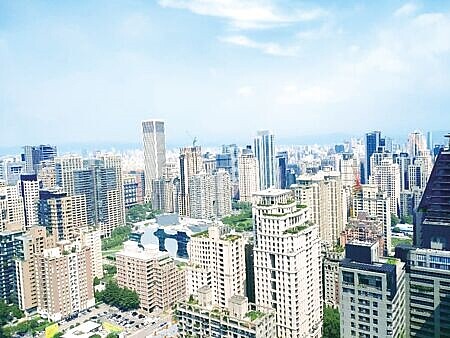 央行陸續推出信用管制措施,使房市前景不明朗,這波房市多頭,不少房貸族以房增貸,或是再借信貸放大操作槓桿。圖∕本報資料照片