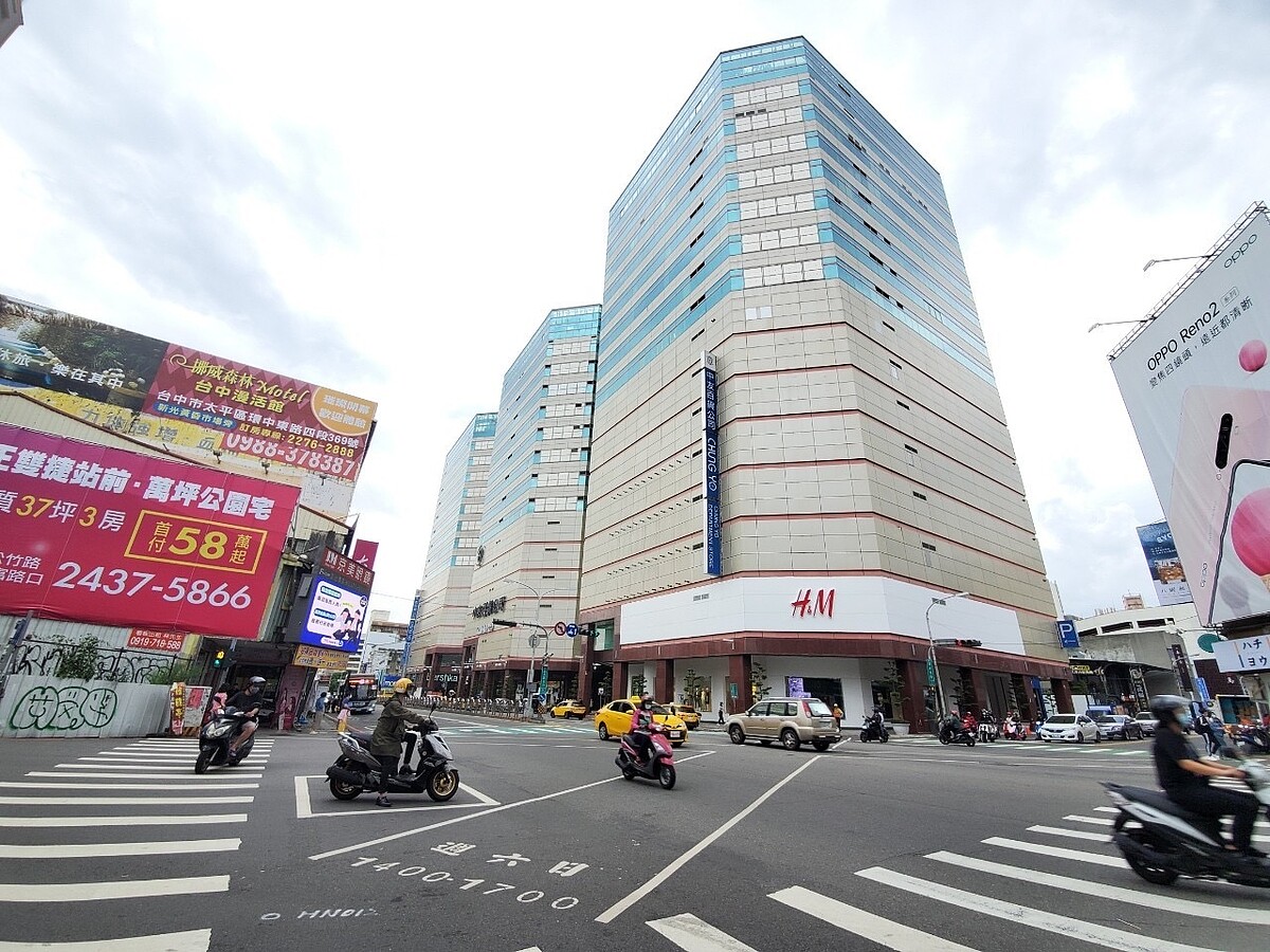 有機能、還保值!台中「千萬預算」近商圈 這3區找得到 台中北區「一中商圈」生活機能優秀,醫院、百貨公司、電影院等一應俱全,適合追求生活便利的購屋族。圖/永慶房產集團提供