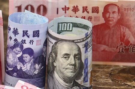 
滿足國人外幣靈活運用趨勢，外銀競推美元、台幣高利存款。圖∕本報資料照片
