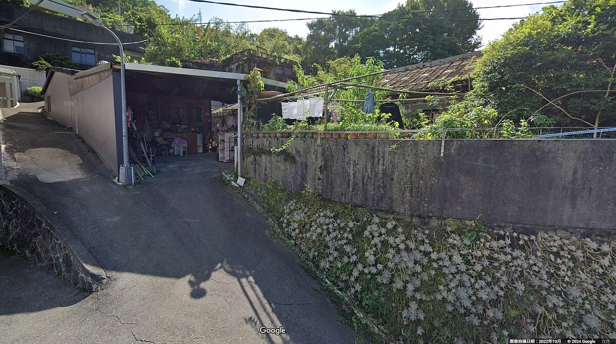 200萬成交!「比阿嬤還老」112年屋長這樣 專家笑:應該是買來種田 今年成交物件最老的房子在北投區,屋齡達111年。圖/翻攝自Google Maps