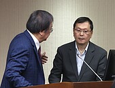 立委質疑打疫苗「左流右新」增中風風險？莊人祥允諾將再討論