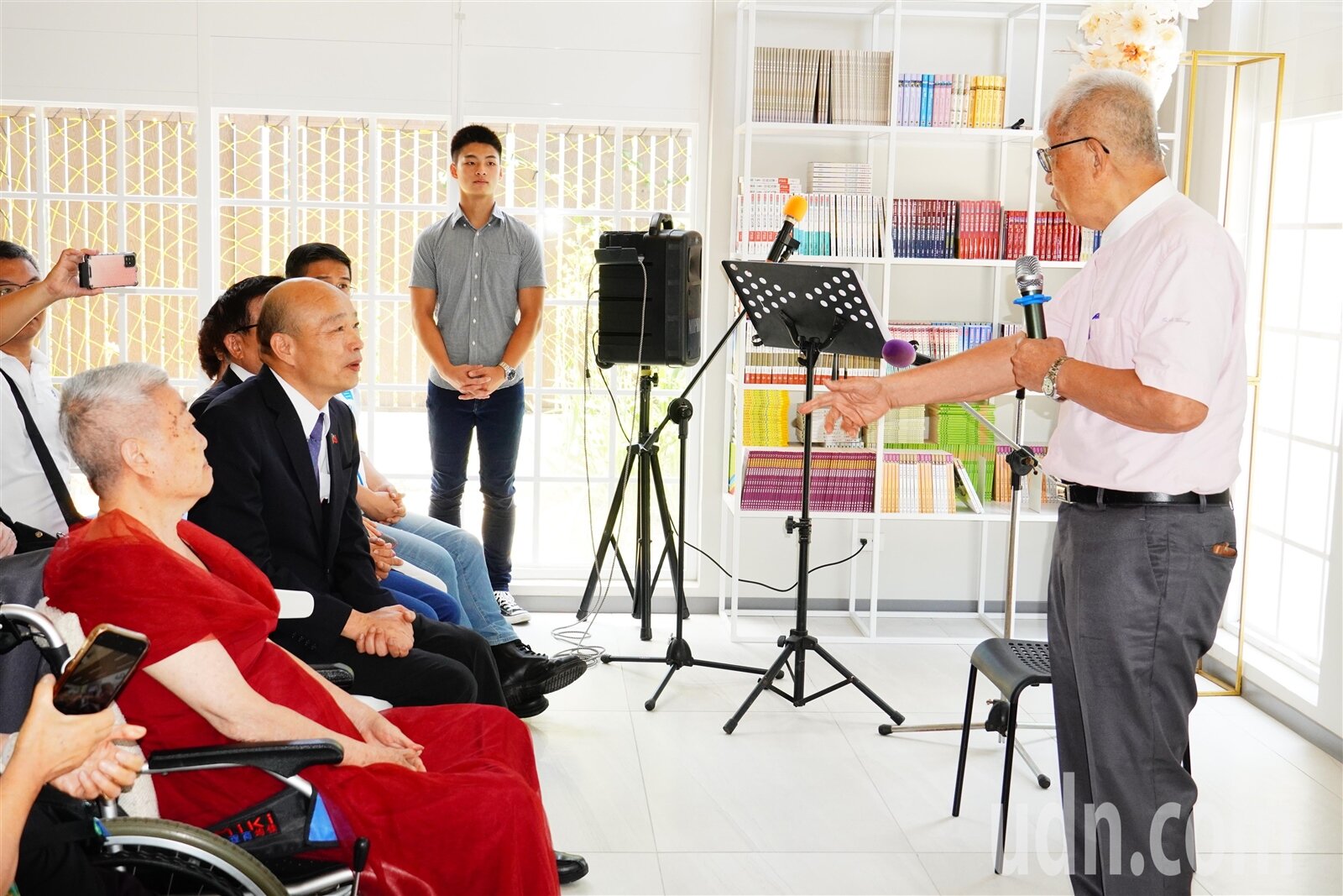 監察院前院長王建煊今年6月與太太慶祝金婚。本報資料照 