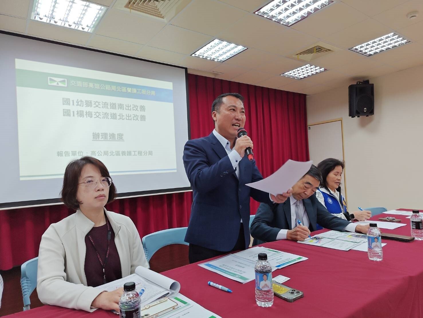 桃園市立法委員涂權吉，針對國道一號「楊梅交流道北出匝道」、「幼獅交流道南出匝道」改善工程舉辦兩場會勘、說明會。圖：涂權吉辦公室提供