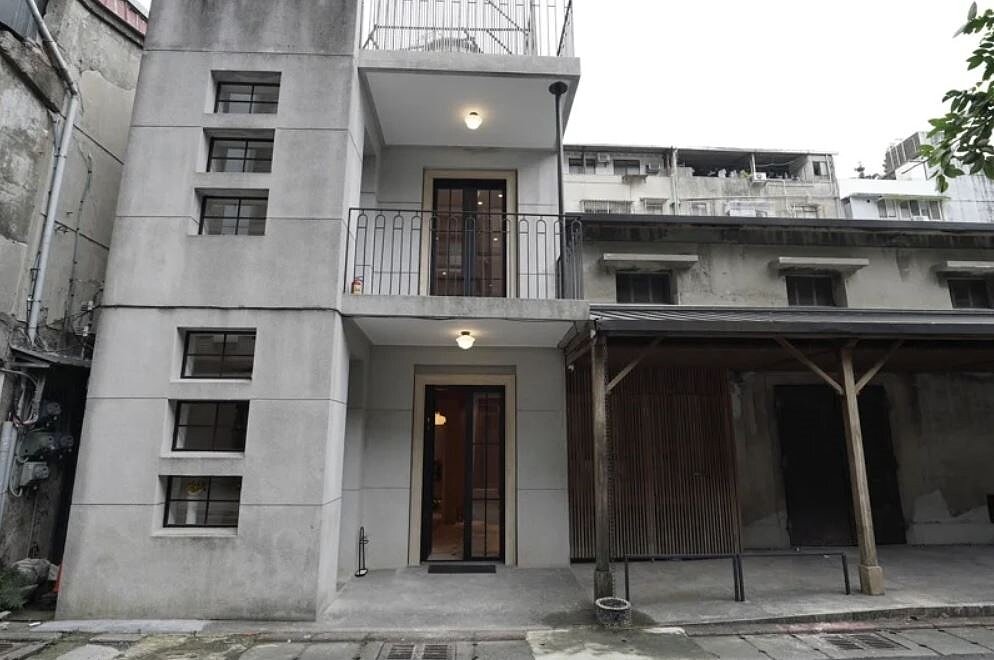 歷史建築「北市一號糧倉」修復再利用工程耗資約3900萬元,去年12月啟動,耗時8個月全面性細節檢修。圖/台北市文化局提供