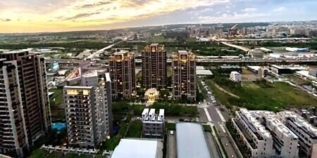 把關建商養地第一道防線的公股行庫,全面針對超過18個月未動工的購地貸款加碼利率,回收的貸款成數也持續提高。圖∕本報資料照片