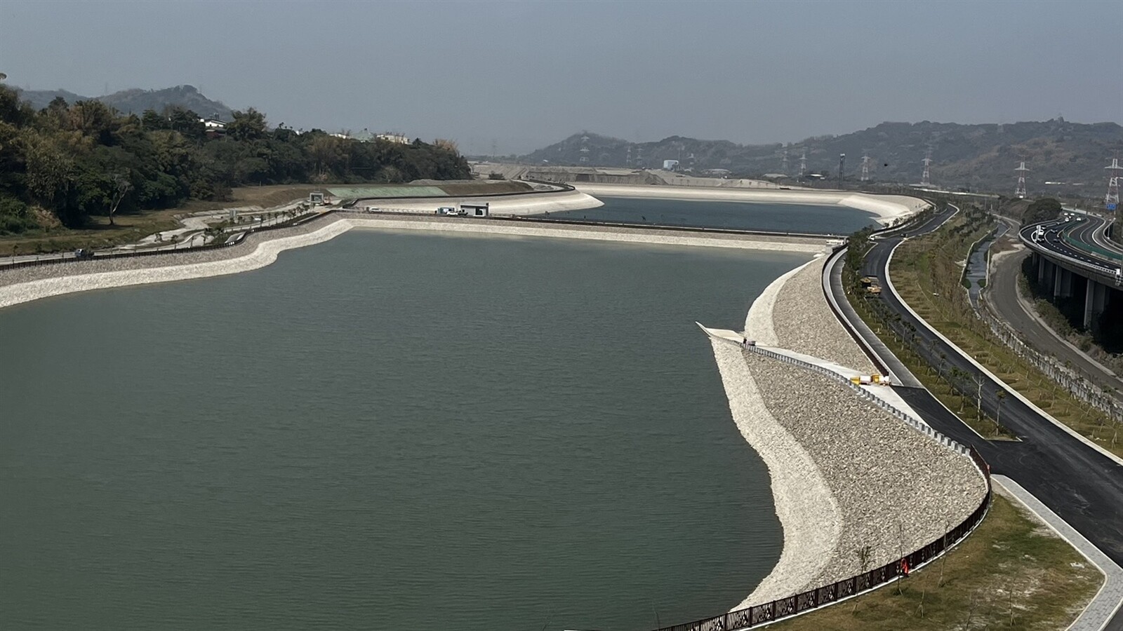 烏溪鳥嘴潭人工湖主要供應彰化縣民生用水，南投縣自來水普及率卻不足。圖／本報資料照片 