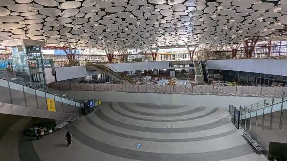 高鐵延伸屏東計畫,進入高雄車站的「高雄案」可能敗部復活,地方擔心快要完工的高雄車站又要再打掉開挖一次。記者潘奕言/攝影