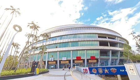 歌手周杰倫、張惠妹將陸續登上台北大巨蛋開唱,台北市文化局為從源頭防堵黃牛,研擬於台北小巨蛋試辦提供租用場地優惠,鼓勵業者實施實名制售票。(本報資料照片)