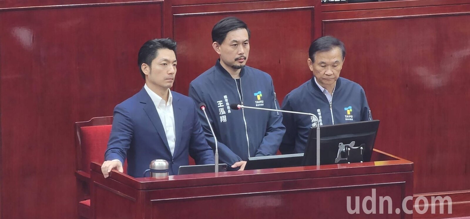 台北市長蔣萬安(左)下午赴議會總質詢。記者楊正海／攝影 