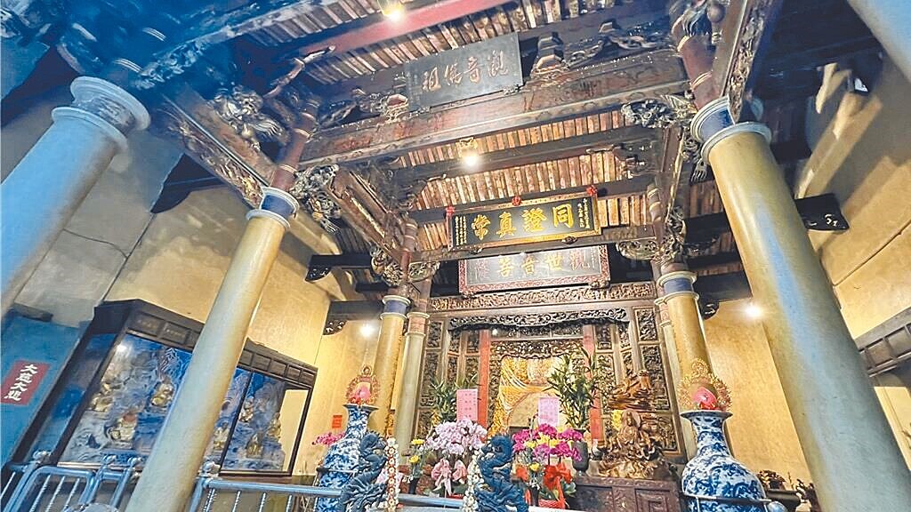 台南市後壁區下茄苳旌忠廟（主祀岳飛），今年4月管委會以安全等因素為由計畫將廟宇重建，遭不少信徒反對，認為許多大師級作品恐怕不保。（張毓翎攝）