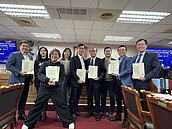 運動部組織法　初審通過