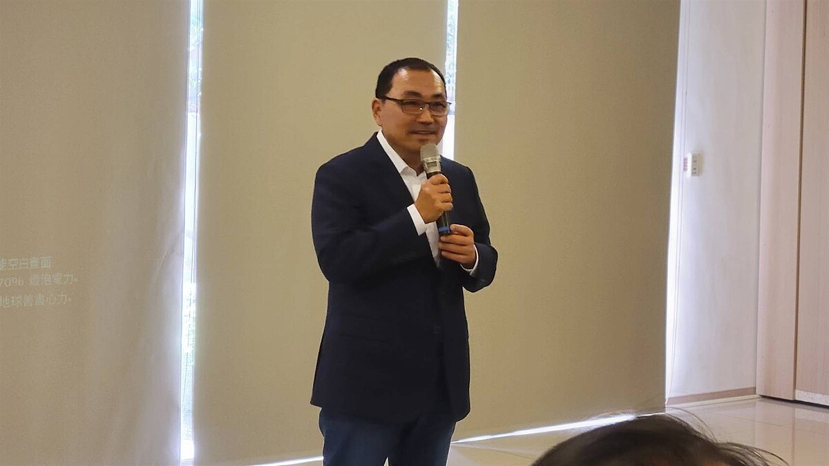 雲林縣政府率隊參訪新北中和秀峰社宅,新北市長侯友宜也出席活動。圖/記者江婉儀攝影