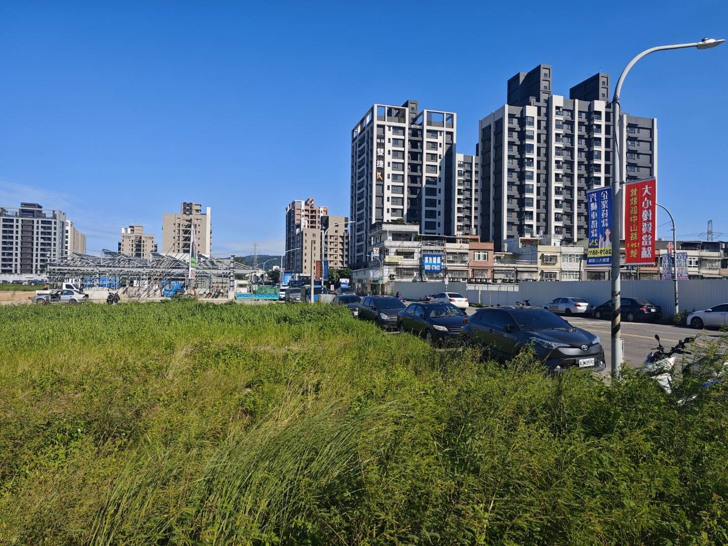 新北市鳳鳴重畫區面積51公頃，目前仍有約一半的土地尚未開發建設。記者李定宇／攝影 