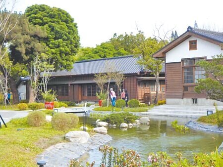 日式宿舍群建築「將軍府」修復再造,今年4月委外營運後廣獲好評,成花蓮熱門景點。(羅亦攝)