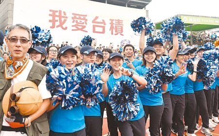 晶圓代工龍頭台積電的員工,近日在社群表示自己11月的分紅有3.68個月,不過底下有網友自稱34職等,年薪約650萬元,羨煞大批網友。此為示意圖。(本報資料照片)