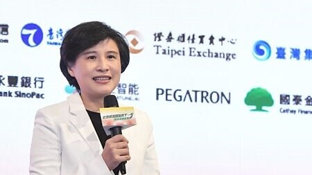 
工商時報主辦的「台灣經濟關鍵的下一步 新政高峰論壇」2日舉行，行政院副院長鄭麗君出席致詞。圖∕王德為
