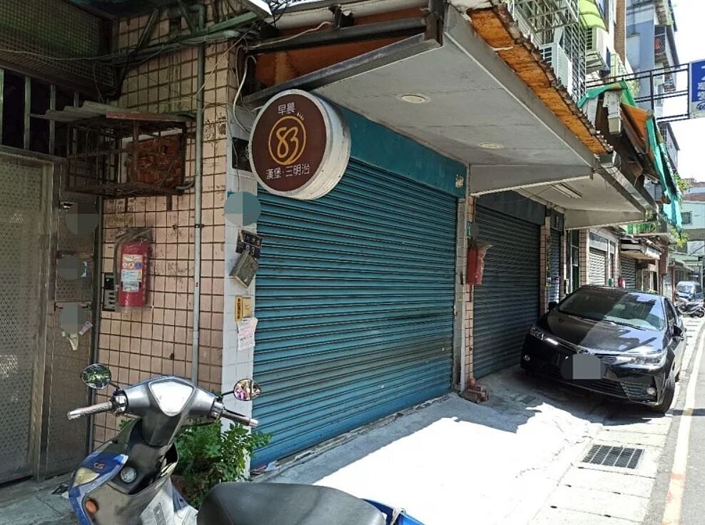 行政執行署新北分署舉行年終聯合拍賣會,其中位於三重鬧區六張街的店面,以1702.1萬元順利拍出,溢價高達19.4%。圖/新北分署提供