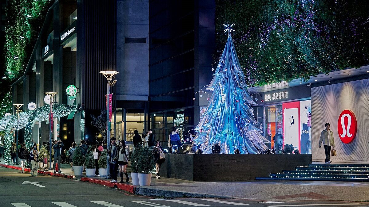 6米高的「Wrapped Tree」。圖/台中市觀旅局提供