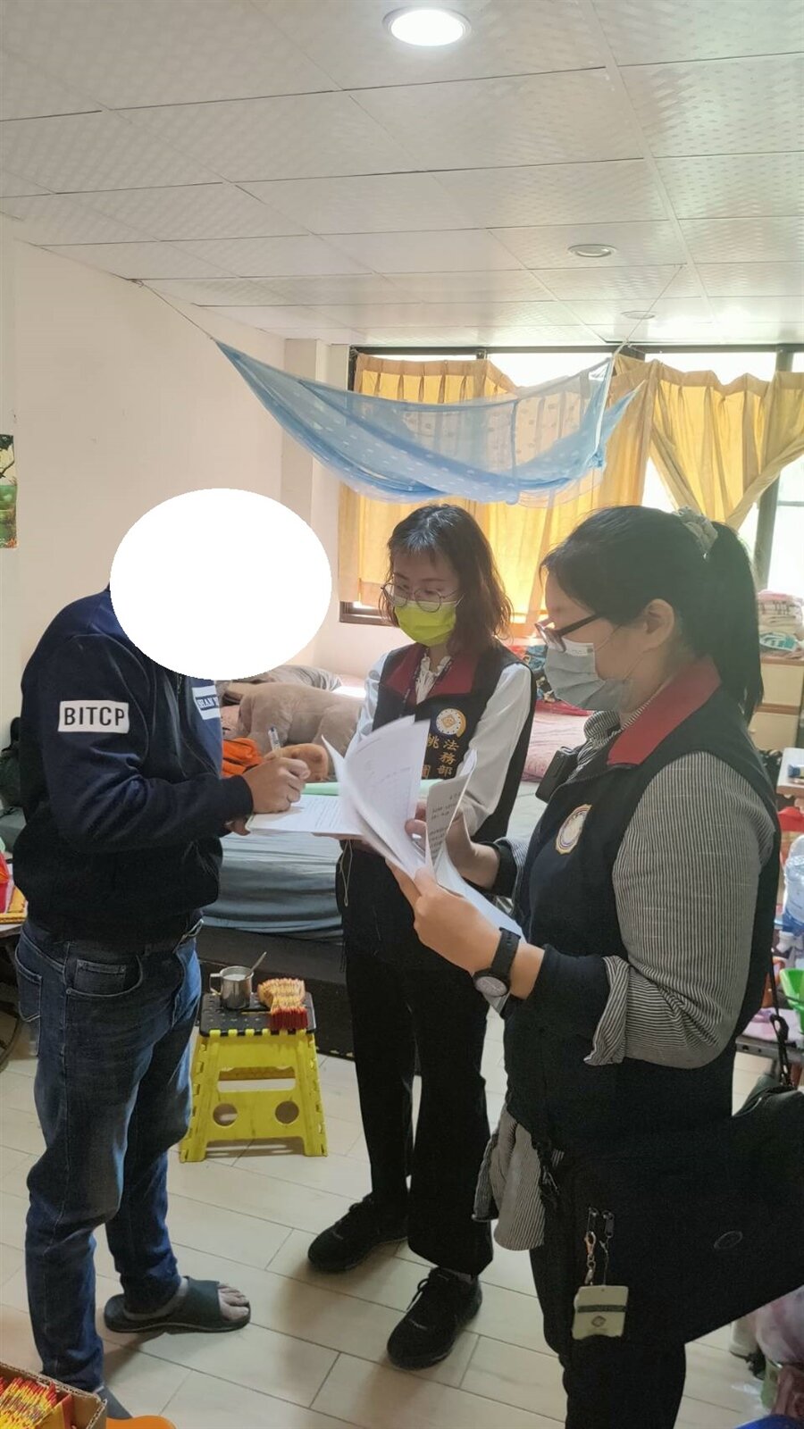 經桃園分署通知其到場繳納，陳男旋即致電表示自己為聽障人士，長期面臨求職困難。圖：桃園分署提供