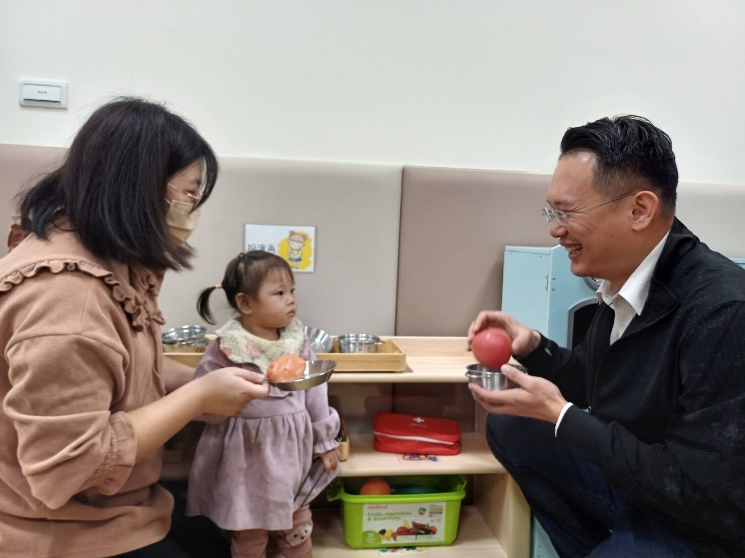 蘇俊賓感謝桃園市嬰幼兒教保協會及地方議員對托育政策的支持,並期許持續推動公私協力模式。圖:婦幼局提供