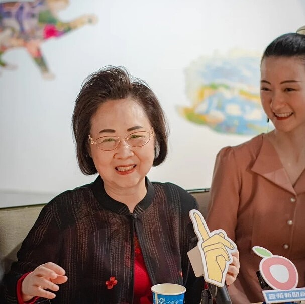 圖為瓊瑤2022年10月參加園方舉行的愛樹入厝儀式畫面。圖/滬尾藝文休閒園區提供