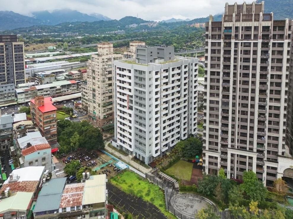 新北新店民安社宅預計明年2月可入住,將預留6戶作為青銀換居計畫使用。圖/新北市城鄉局提供