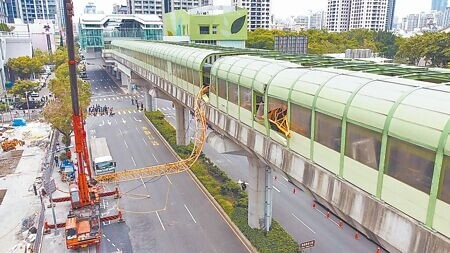 
2023年5月10日中午，台中捷運綠線發生捷運車廂撞上興富發建案吊臂墜落軌道事故，造成1死15傷慘劇。（本報資料照片）
