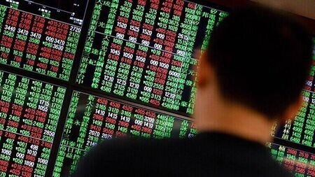 AI股因輝達遭大陸反壟斷調查而心驚,加權指數「嚇」跌148點,強守23,000整數關卡,然法人對此事件一致認為「不是問題」,可視為漲多拉回。圖∕本報資料照片