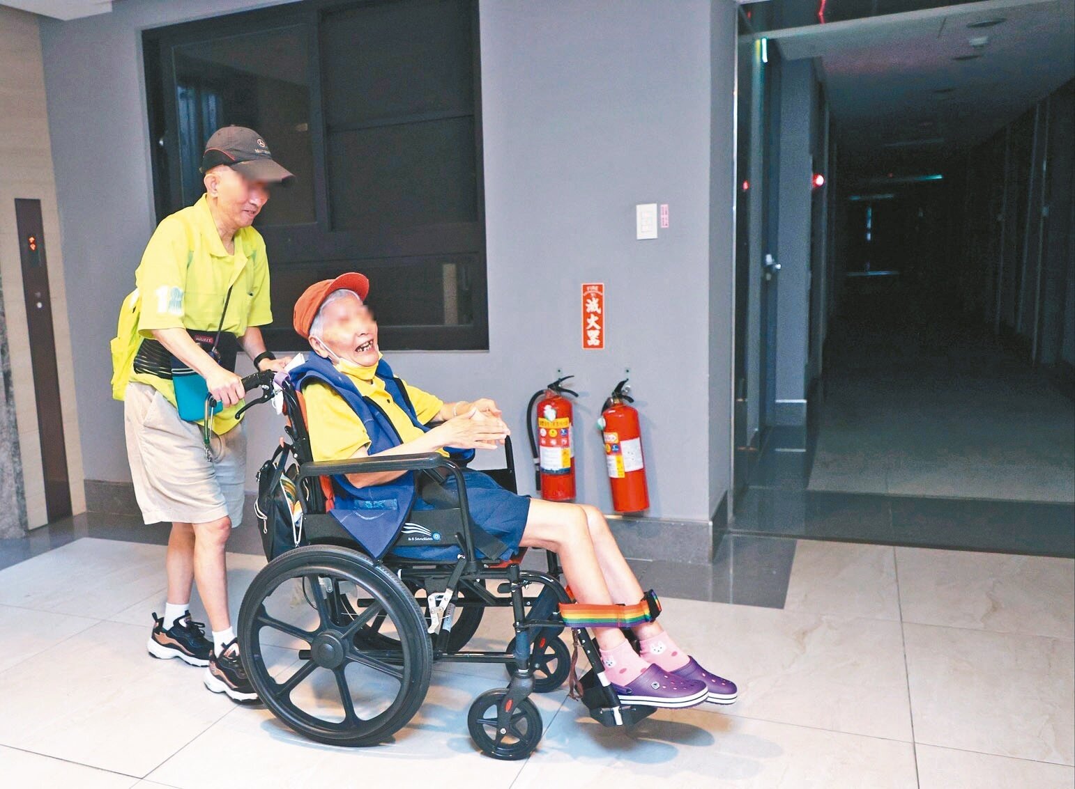 男性在長照中所承受的壓力大,男性離職風險大於女性的1.6倍,可見,男性照顧老年家人離職風險更高。新聞示意圖,與當事人無關。本報資料照片