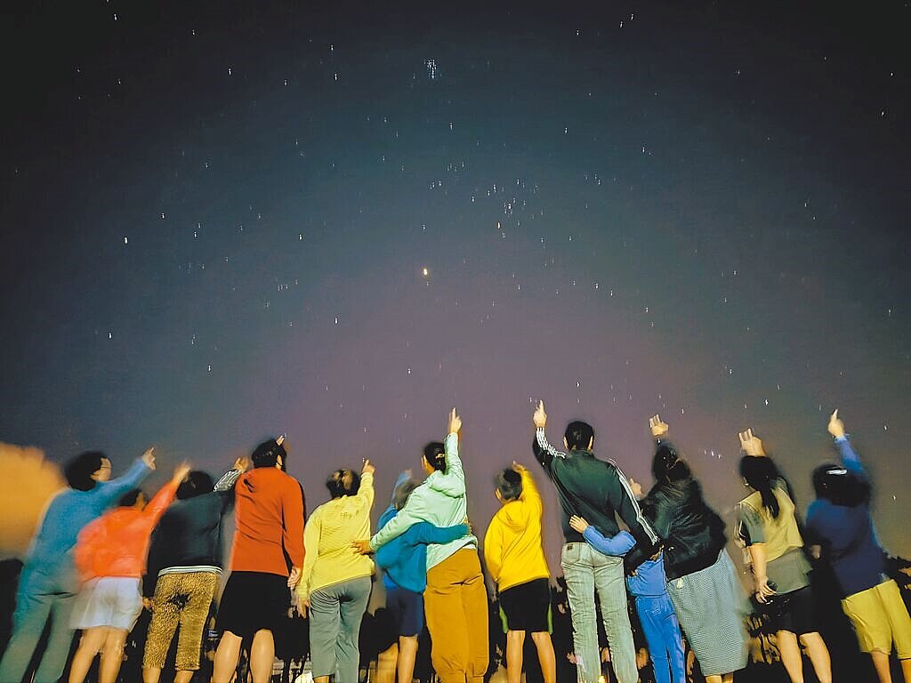 雙子座流星雨極大值在12月13日、14日,屏南能見度佳,南十字天文台將舉辦觀星活動。圖/施世治提供
