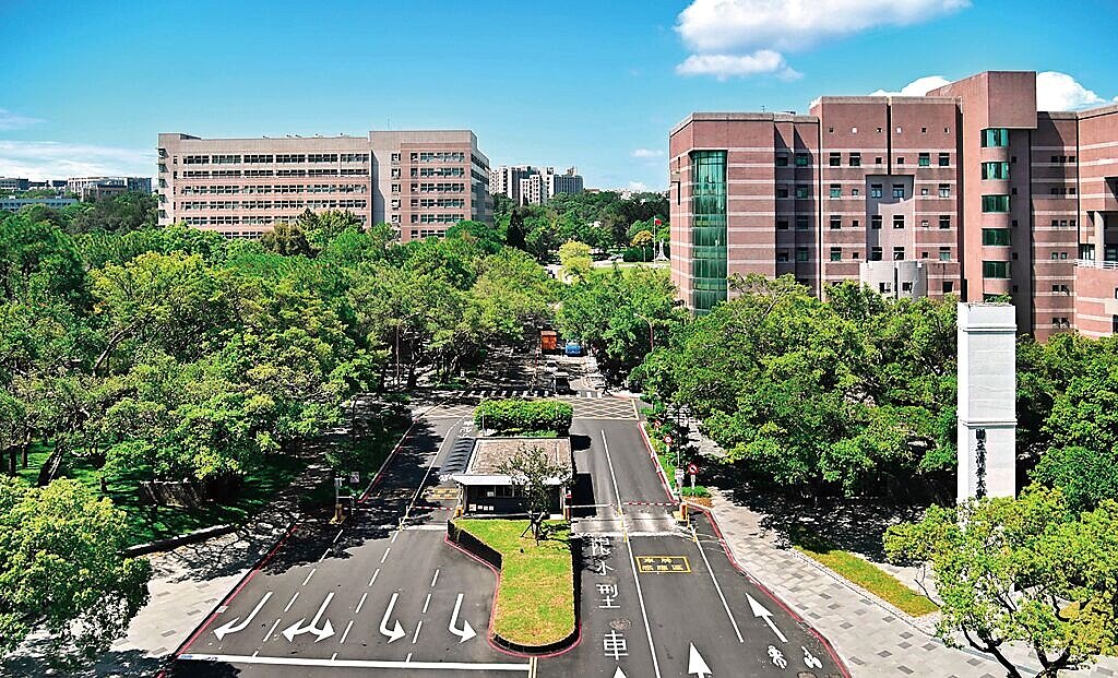 國立清華大學校務會議10日全票通過整併中華大學意向案。圖/清華大學提供