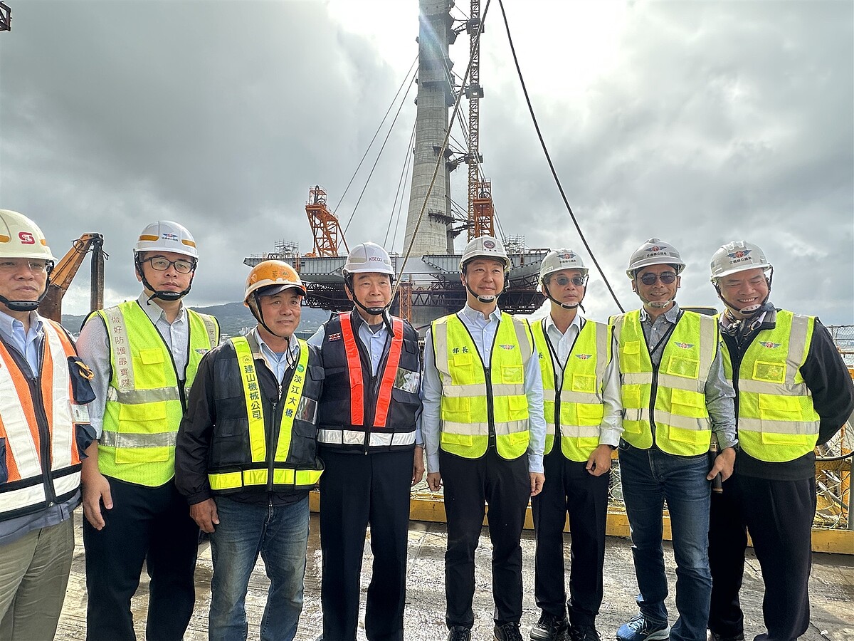 淡江大橋即將在2025年底完工,將可促進台北港及淡海新市鎮開發,未來可節省25分鐘車程。(余弦妙攝)