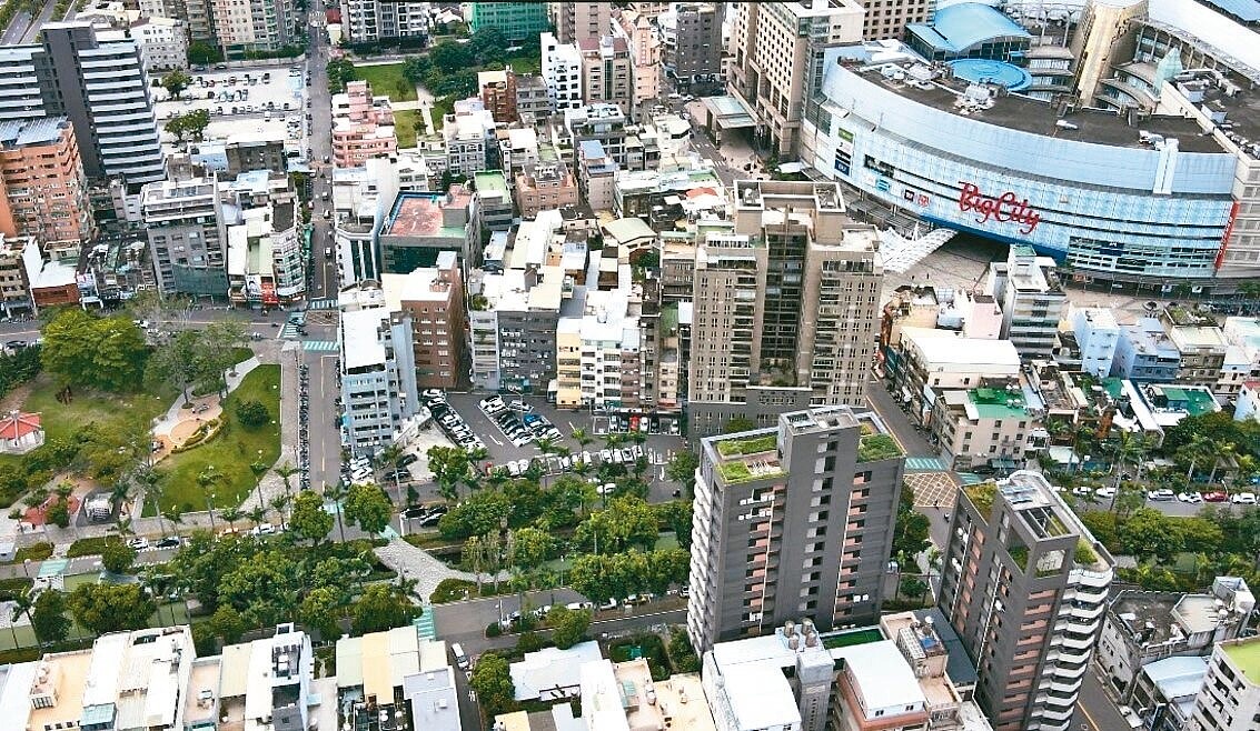 新竹市原紅屋鐵板燒公辦都更招商案實施者為啟森營造,將建地上24層、地下5層建物。圖/新竹市府提供