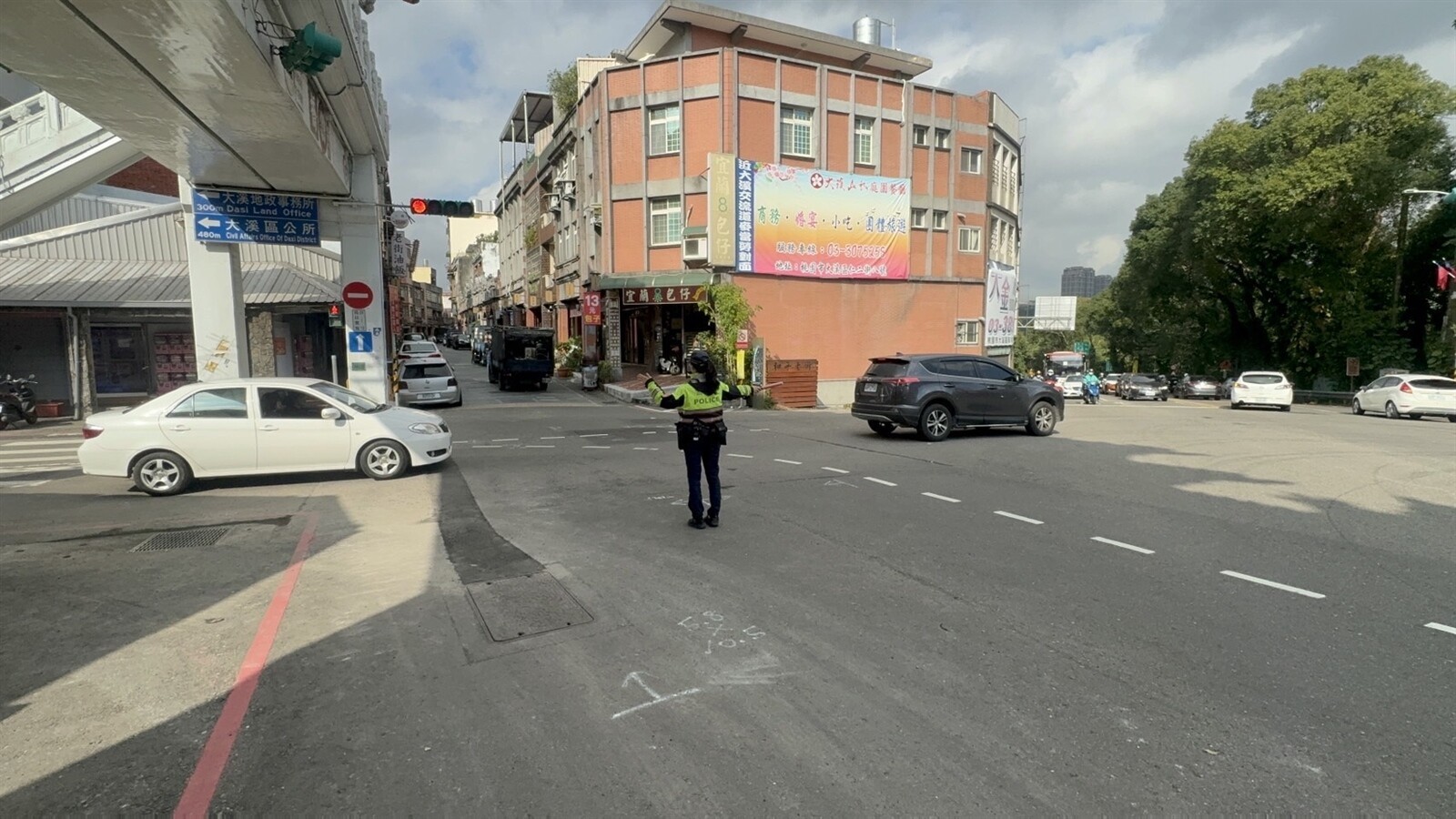 大溪分局呼籲民眾配合警方及工作人員的指揮與管制。圖:警方提供