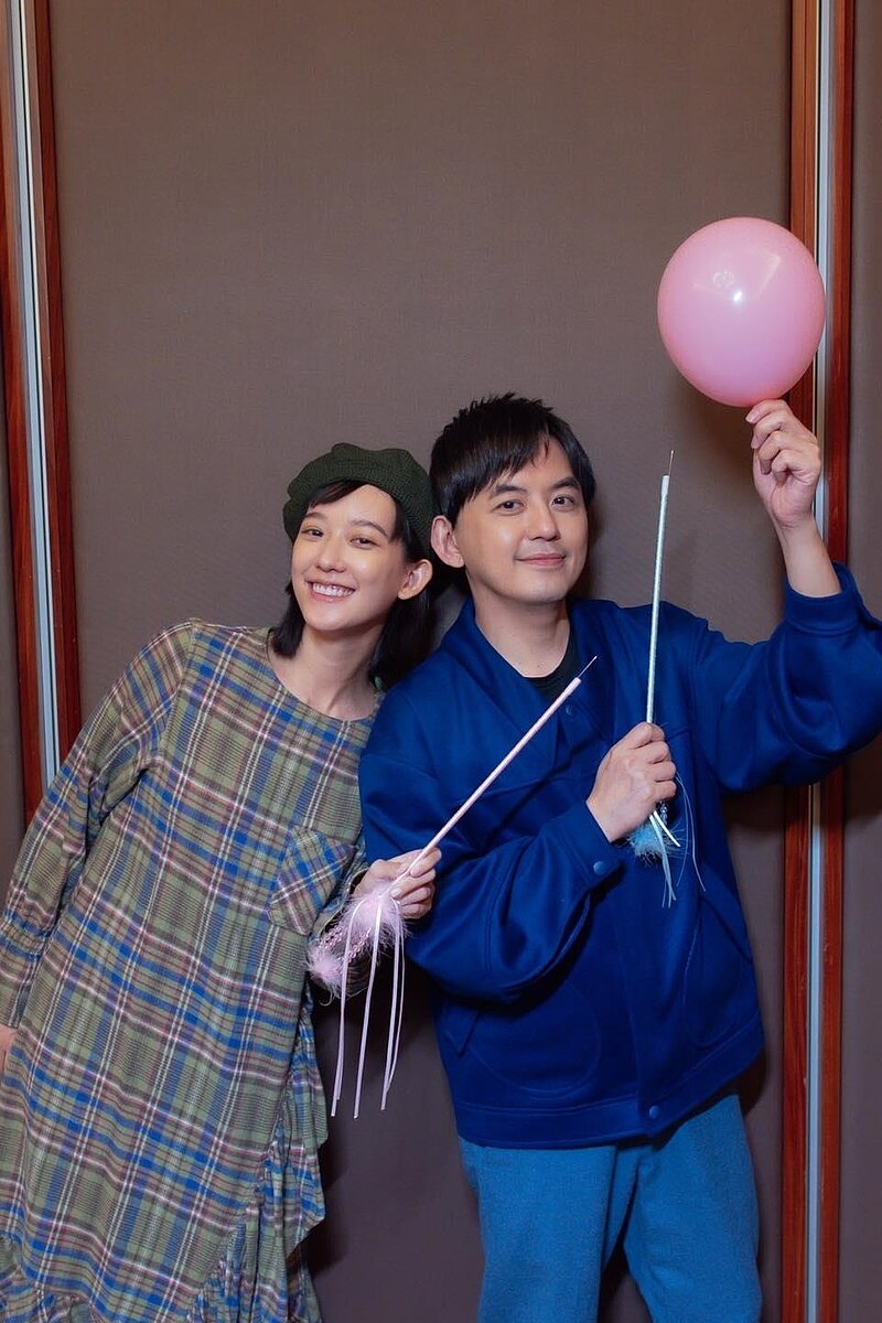 黃子佼(右)與孟耿如(左)。(取材自臉書)