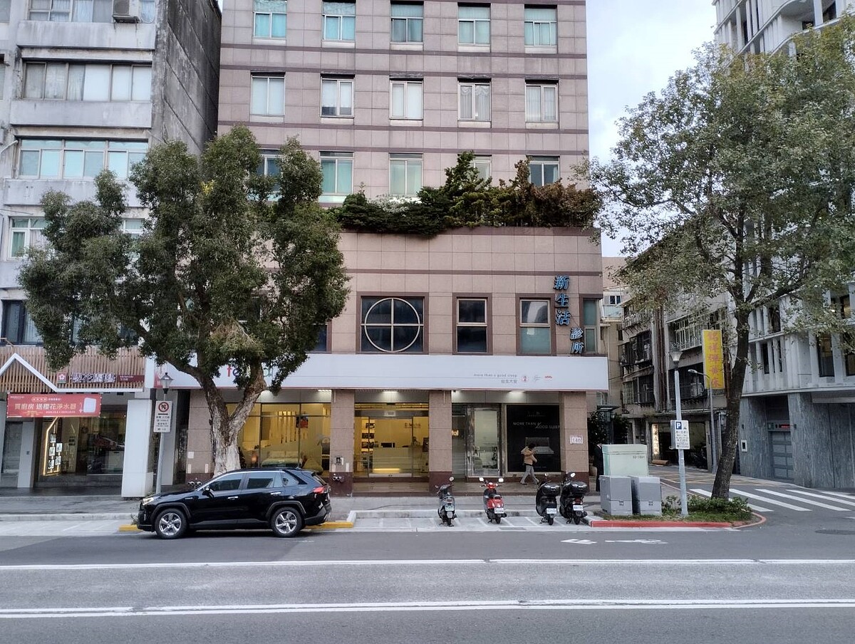 中正區新生南路一段的床墊業者,由租轉買成為自家店面屋主。圖/台灣房屋中正店提供