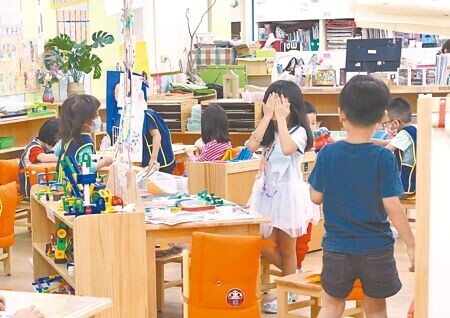 
台大醫院研究團隊研究幼兒園教室發現，室內二氧化碳濃度在周間下午達到高峰，感染疾病風險大增。示意圖，非新聞當事人。（本報資料照片）
