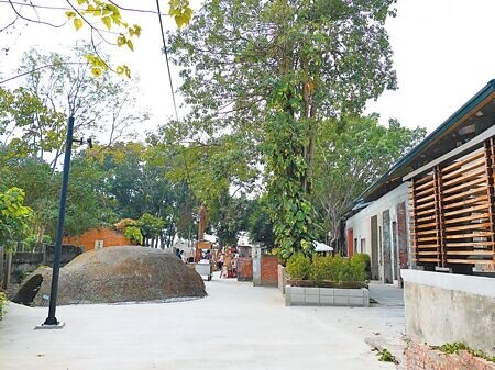 
全台唯一農村型眷村雲林縣虎尾鎮建國眷村，持續修復活化中，縣府12日表示有民眾建議設置民宿，已納入規畫。（張朝欣攝）
