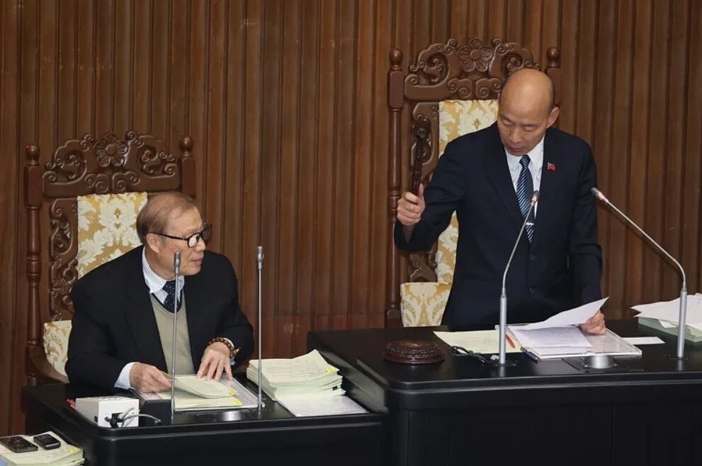 立法院院會三讀通過「威權統治時期國家不法行為被害者權利回復條例」部分條文修正草案。記者葉信菉/攝影