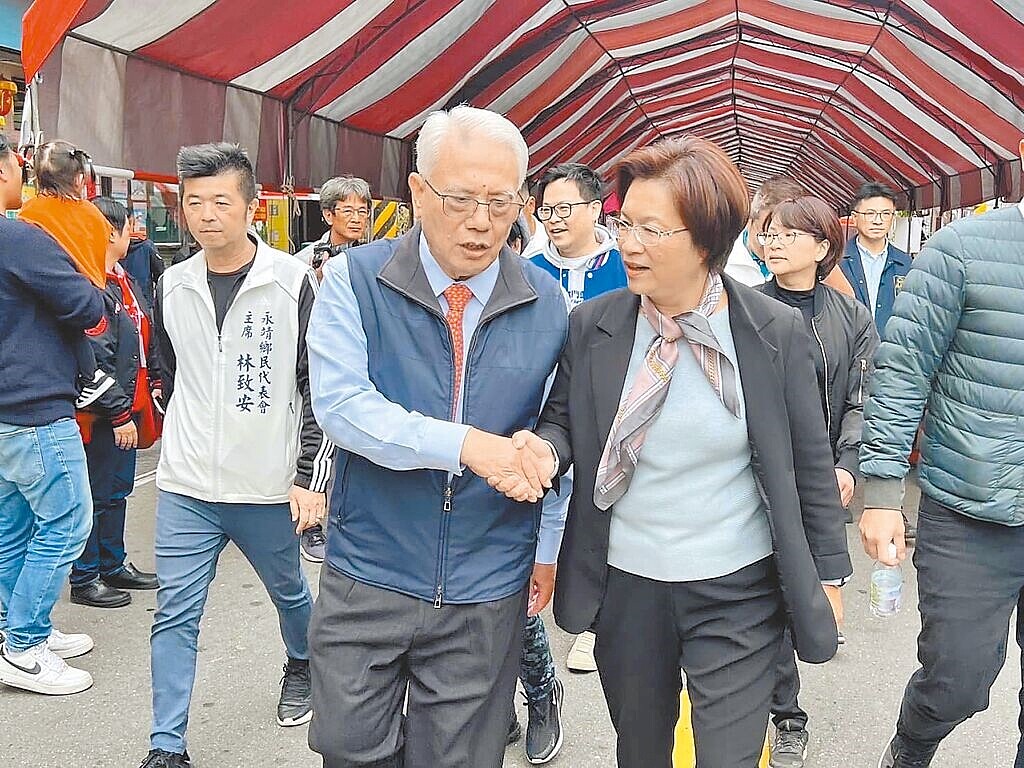 彰化縣長王惠美，14日向成美文化園董事長魏應交爭取回彰化「孵蛋」。圖／彰化縣政府提供
