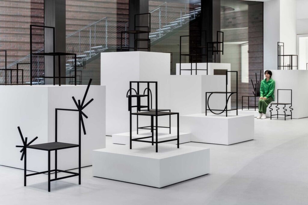 nendo作品《50 manga chairs》系列。圖／勤美術館