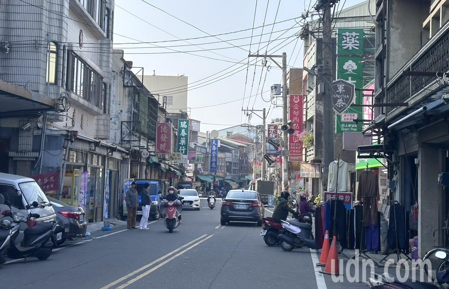 雲林土庫老街和市場鬧區停車困難引來交通亂象，土庫鎮公所將對市區行政公務單位進行盤整，增闢空間解決停車問題。記者蔡維斌／攝影 