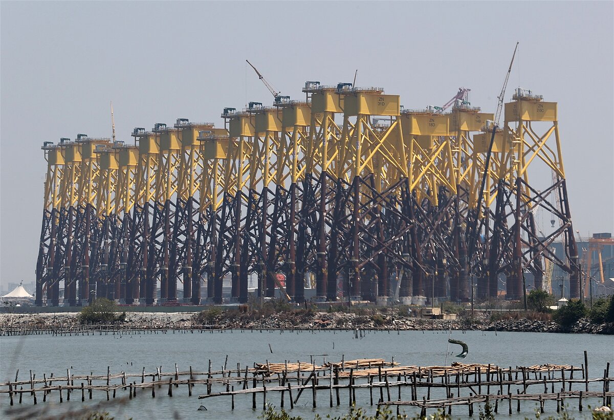 中鋼公司2018年4月在高雄興達港成立興達海基公司傳出慘虧，中鋼證實評估轉型。本報資料照片 