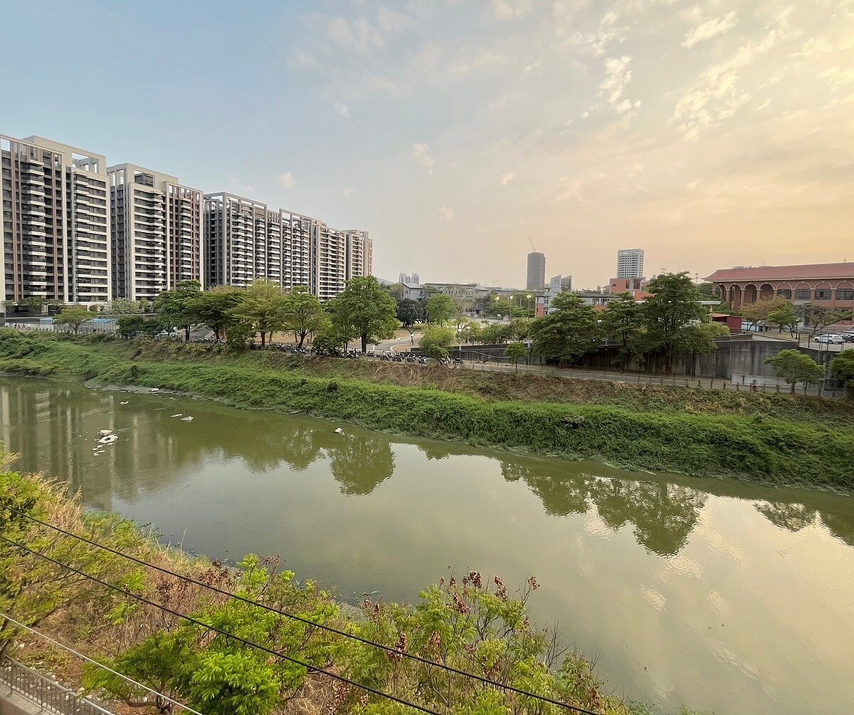 楠梓的高雄大學特區,屋齡新、生活機能健全,受到工程師喜愛。圖/信義房屋提供