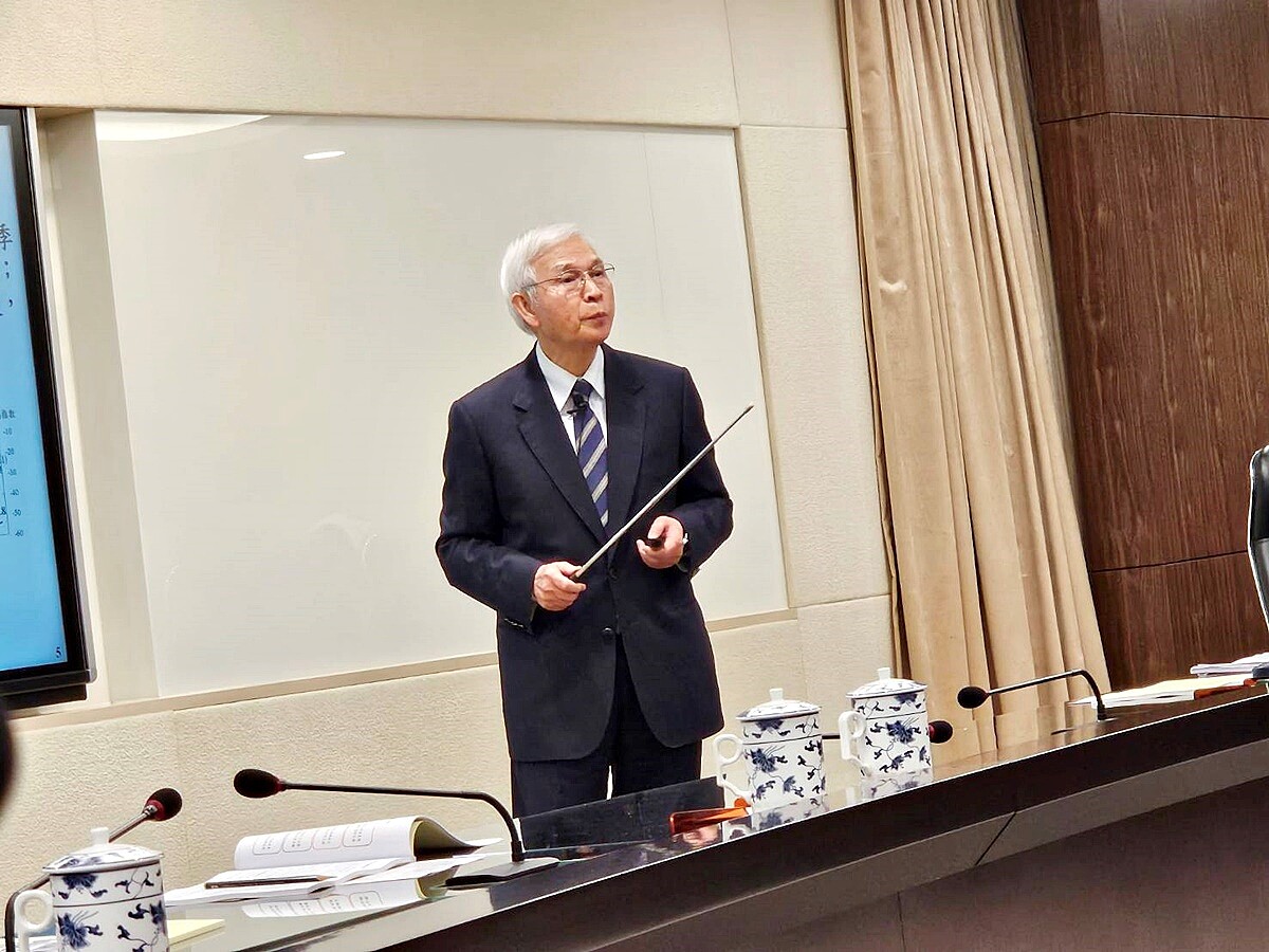 最新/新台幣狂升、市場驚恐 央行最新回應! 央行第七波信用管制出手,外界形容如「金龍海嘯」,央行總裁楊金龍談到自己的心境,認為是「五味雜陳」。圖/好房網News記者林和謙/攝