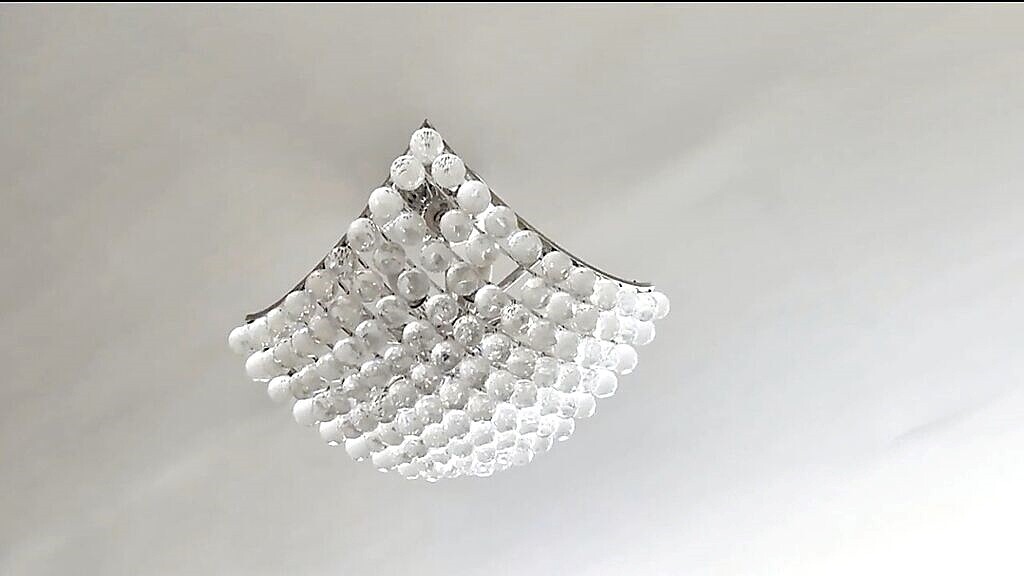 天后張惠妹21日在台北大巨蛋開唱,歌迷跳動造成周邊住戶家中吊燈、衣櫃晃動,甚至有人驚呼搭電梯時搖得跟船一樣。(台北市信義區新仁里長吳建德提供/劉彥宜台北傳真)