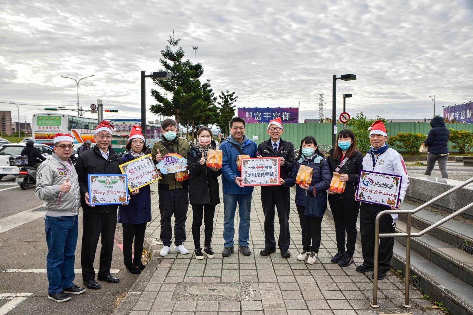 王明鉅表示，今年大坪頂環狀線公車載客量已有20%的成長。圖：桃捷提供